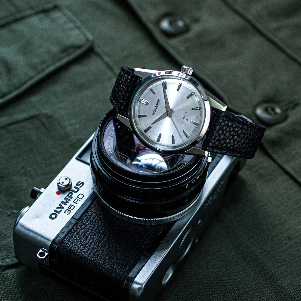 MB1 L01 Steel on the camera and army jacket